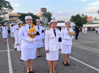 พิธีถวายเครื่องราชสักการะและวางพานพุ่ม ... พารามิเตอร์รูปภาพ 4